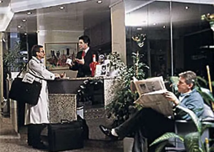 Ambassador 3*